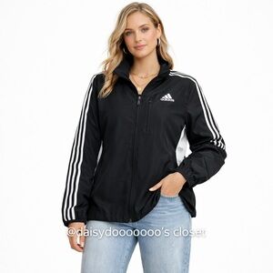 Adidas Medium Windbreaker Streetwear EUC athleisure Zip Jacket Coat